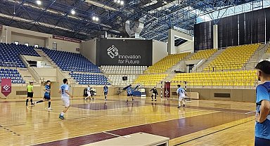 ESTÜ'de düzenlenen Salon Futbolu Kupaları sahiplerini buldu