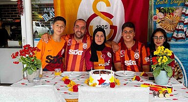 Evliliklerinin 17. yıl dönümünü Galatasaray şampiyonluğuyla beraber kutladılar