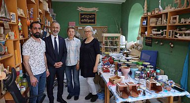Eyüpsultan Belediye Başkanı Özmen'den el emeğinin kazanca dönüştüğü mağazalara ziyaret