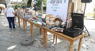 Eyüpsultan'da Kitap ve Obje Müzayedesine yoğun ilgi