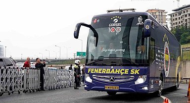 Fenerbahçe takım otobüsü stada geldi