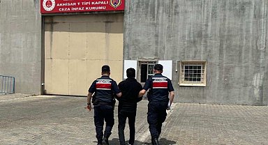FETÖ firarisi jandarmadan kaçamadı
