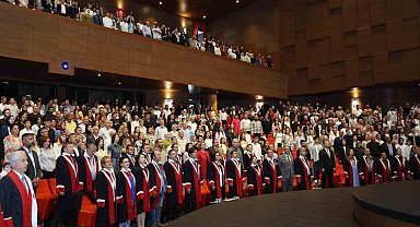 GAÜN Tıp Fakültesi öğrencileri beyaz önlüklerini gururla giydi