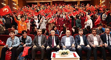 Gazi torunları Çanakkale'de ecdada dua ediyor