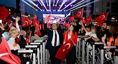 Gaziosmanpaşa'da 19 Mayıs Atatürk'ü Anma Gençlik ve Spor Bayramı, Emre Aydın konseri ile kutlandı