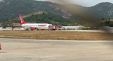 Gazipaşa Havalimanına inen yolcu uçağının lastiği patladı