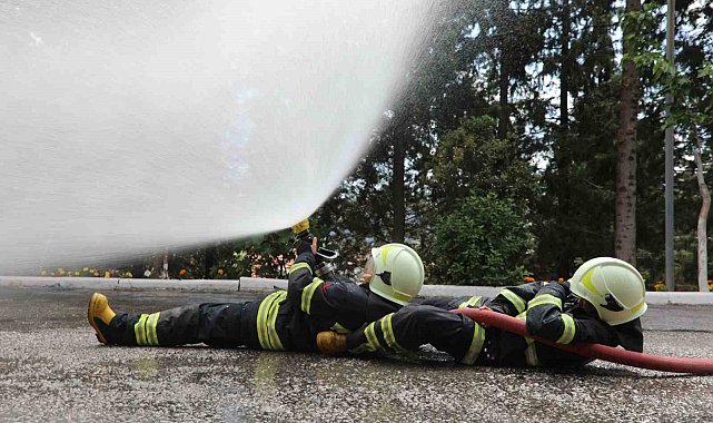 Geleceğin itfaiyecileri uygulamalı eğitimde