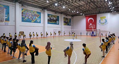 Gençler, belediye ile spor alışkanlığı kazanıyor