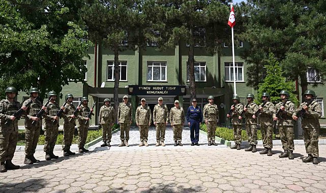 Genelkurmay Başkanı Gürak, sınır karakollarında incelemelerde bulundu