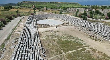 Gladyatör dövüşlerinin yapıldığı Perge Antik Kenti stadyumunun 5 bin kişilik kısmı açıldı