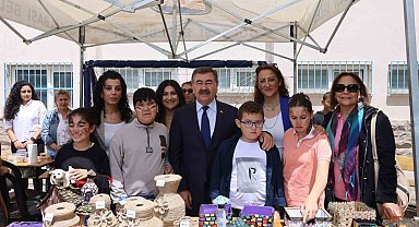 Gölbaşı Belediye Başkanı Odabaşı, Baldudak Ortaokulu'nun geleneksel sergisine katıldı