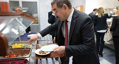 Gölbaşı Belediye Başkanı Odabaşı, belediye yemekhanesinde yedi