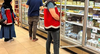 Gölbaşı'nda marketlerde gıda denetimi yapıldı