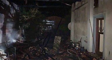 Gönen'de müstakil ev küle döndü