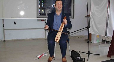 Görme engelli müzik öğretmeni azmi ile örnek oluyor