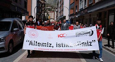 Gümüşhane'de "Aile Haftası" için farkındalık yürüyüşü yapıldı