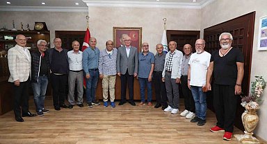 Hababam Sınıfı'nın oyuncuları Başkan Kurt'u ziyaret etti