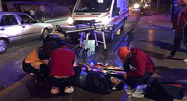 Hafif ticari araç ile motosiklet çarpıştı: 2 yaralı
