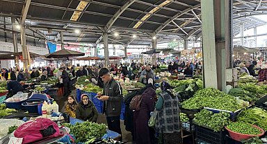 Halk pazarında fiyatlar düştü