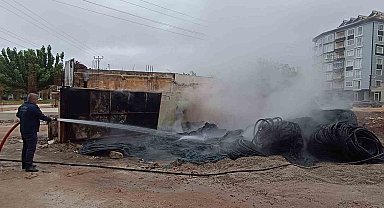 Hassa'da inşaat malzemeleri satan iş yerinde yangın