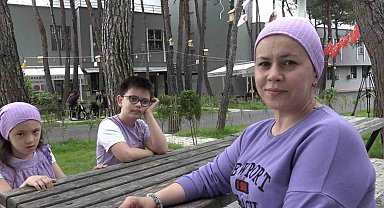 Hasta ikizleri için 10 yıldır ne televizyon izledi, ne güne gitti