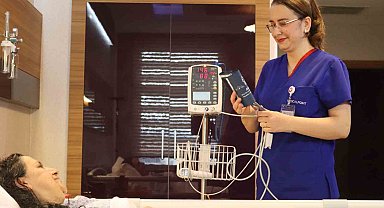 Hastalığını yendi ve çok sevdiği hemşireliği bırakmadı