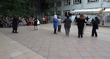 Hastane personeli Hemşireler Günü'nü hastalarla birlikte kutladı