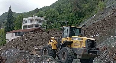 Hatay'da kuvvetli yağış sonrası heyelan meydana geldi