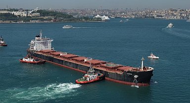 Haydarpaşa'da karaya oturan gemiyi kurtarma çalışmaları başladı