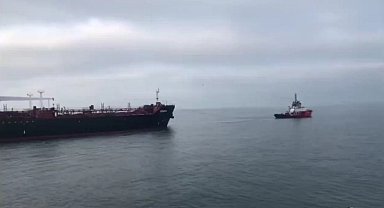 Haydarpaşa'da petrol ürünü yüklü gemi arıza verdi