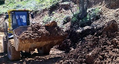 Heyelan nedeniyle kapanan yollar açıldı