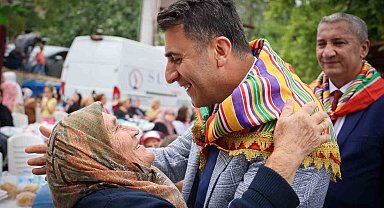 Hıdırellez şenliklerinde hem çilek topladılar, hem türkü söylediler