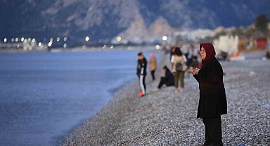 Hıdırellez'de Konyaaltı sahiline akın ettiler
