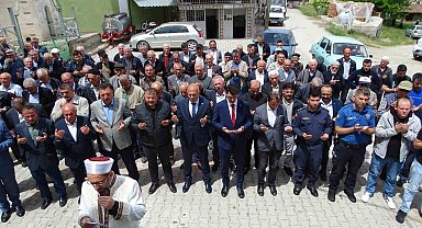 Hisarcık Aşağı Yoncaağaç köyünde hayır yemeği ve yağmur duası