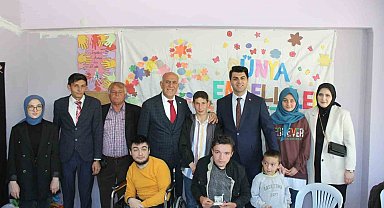 Hisarcık Kaymakamı Bahar ve Başkan Demirtaş özel öğrencilerle bir araya geldi