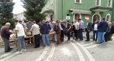 Hisarcık'ta Şehitler Mahallesinde hayır yemeği