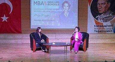 Hülya Koçyiğit öğrencilerle bir araya geldi