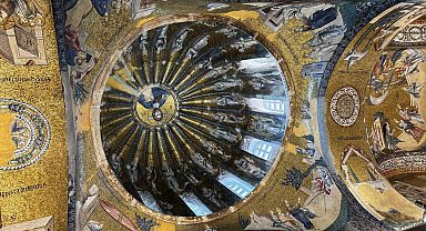 İbadete açılan Kariye Camii'ne yerli ve yabancı turistler akın etti