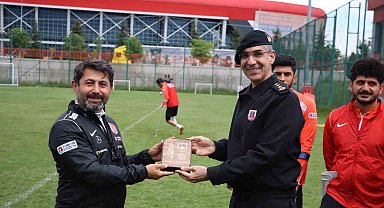 İl Jandarma Komutanı Çetinkaya'dan Ampute Milli Takımı'na destek