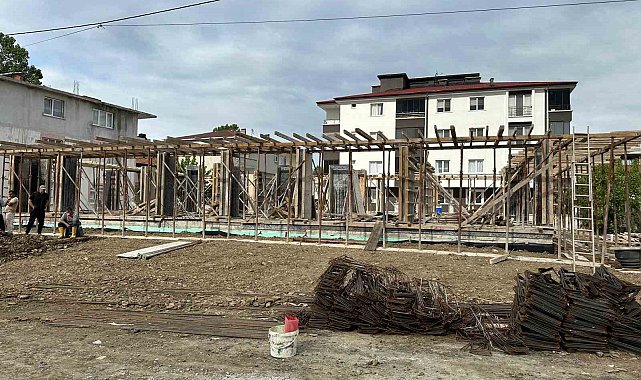 İnşaattan düşen işçinin ayağı kırıldı