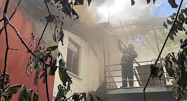 Isparta'da sobadan çıkan yangında ev kullanılamaz hale geldi