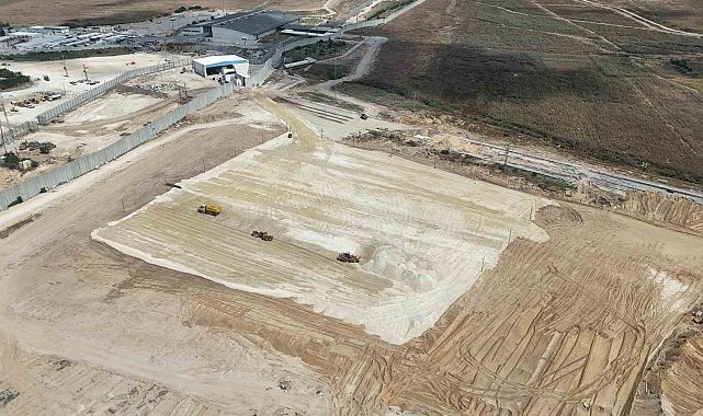 İsrail, 7 Ekim'den bu yana ilk kez Erez Sınır Kapısı'nı Gazze'ye insani yardım için açtı