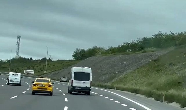 İstanbul'da aynaları kapalı şekilde trafikte seyretti