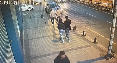 İstanbul'da film gibi olay: Sahte polisler korsan taksiciyi "aracı bağlarız" diye dolandırdı