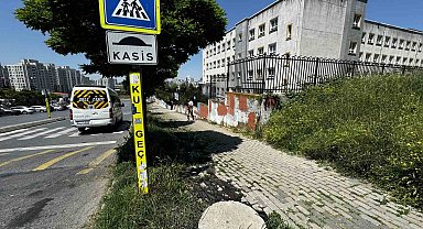 İstanbul'da okul önünde lağıma tepki