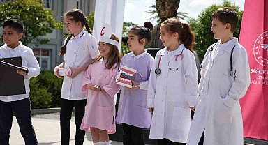 İstanbul'da "Sağlıklı Çocuk, Sağlıklı Gelecek" eğitimi, İl Sağlık Müdürü Prof. Dr. Memişoğlu: "Çocukları eğitmek geleceği garantiye almak demek"