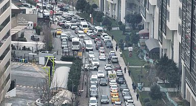 İstanbul'da taşıt yoğunluğu dikkat çekiyor, 53 ilin toplamı kadar araç trafiğe kayıtlı