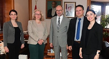 İsveç Ankara Büyükelçi Vekili Louise Morsing'ten Anadolu Üniversitesi'nde