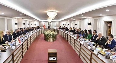 İYİ Parti lideri Dervişoğlu başkanlığında ilk GİK Toplantısı başladı
