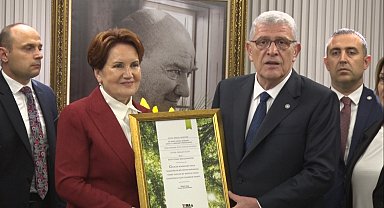 İYİ Parti'de devir teslim töreni yapıldı